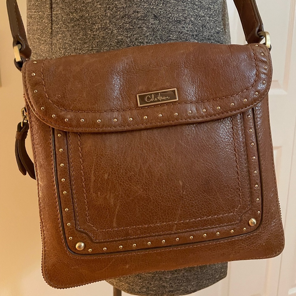 VINTAGE COLE HAAN CROSSBODY!